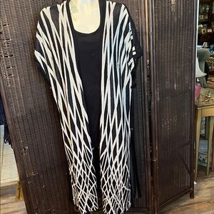 Umgee Black and White Open-Front Cardigan